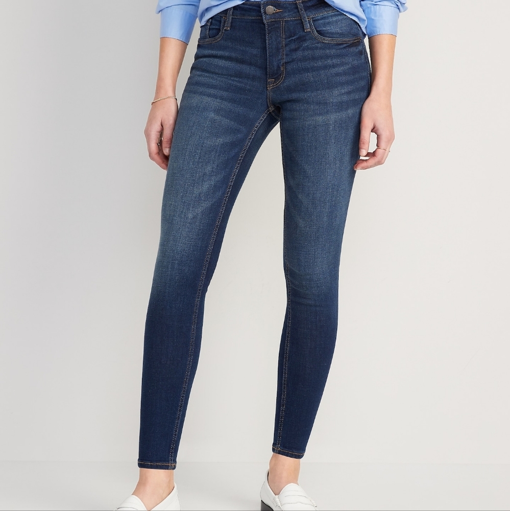 Midrise Old Navy Rockstar Jean 16